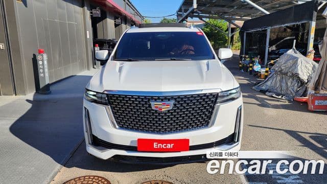 Cadillac Escalade 5th Generation, 2021 год — фото 2 из 4