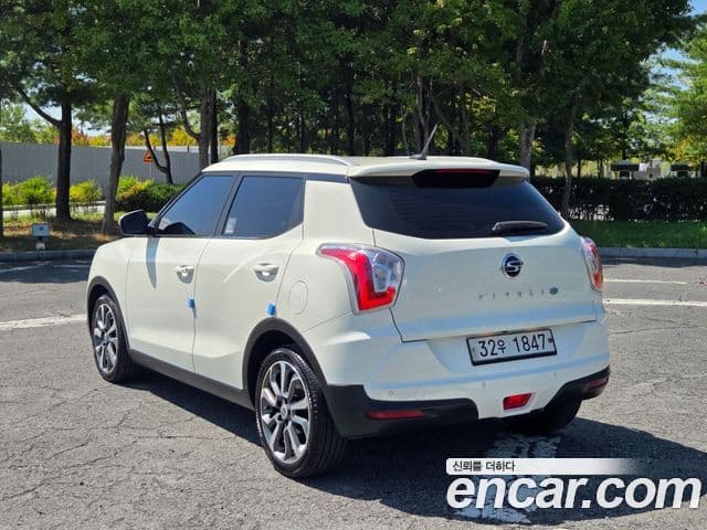 KG Mobility (Ssangyong) Tivoli, 2015 год — фото 3 из 4